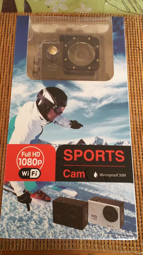 中国製ウェアラブルカメラ「SPORTS Cam AC200」をワゴンセールの投売り980円(税別)で購入。
