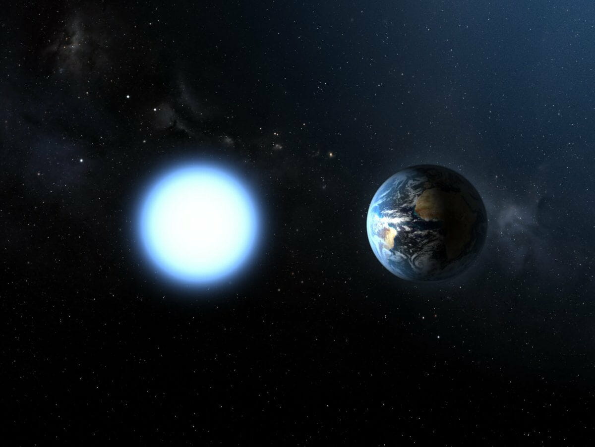 白色矮星「シリウスB」（左）と地球