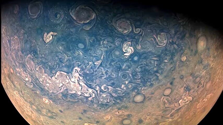 木星に接近する探査機ジュノー視点の映像
