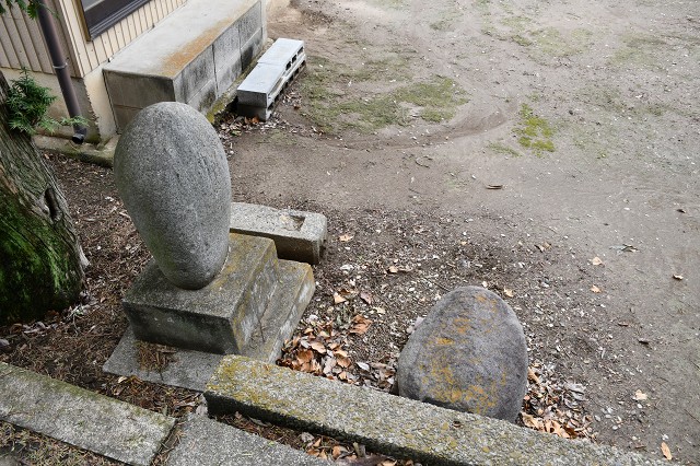 小針　日枝神社の力石