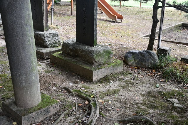 吉見町本沢　熊野神社 力石