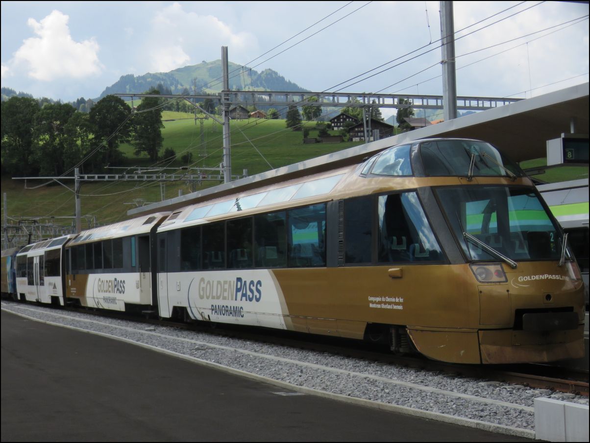45）ゴールデンパスラインのパノラマ車両＠スイス・ツバイジンメン→モントルー