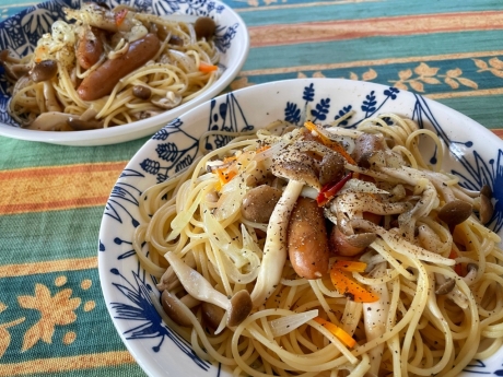 ソーセージとキノコのスパゲティーニ