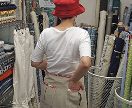 オルフェの帽子とパッチワークのラップスカート